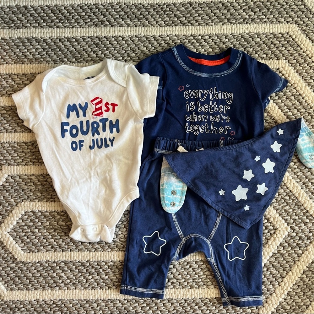 0-3M 4th of JULY BUNDLE onesie and matching set.